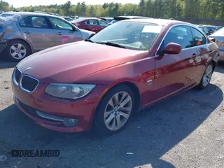 2011 BMW 3 Series 328i xDrive z VIN WBAKF3C57BE445659, wystawiony jako IAAI lot #42160531 z przebiegiem 100 686 mil mil oraz . Historia ofert i sprzedaży dostępna na DreamBid. Obrazek 2.