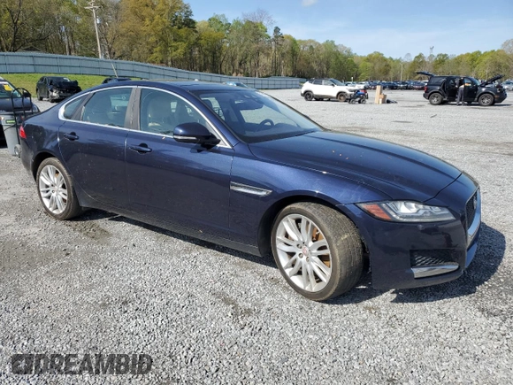 2016 Jaguar XF 35t Prestige z VIN SAJBK4BV1GCY23758, wystawiony jako Copart lot #51360755 z przebiegiem 168 684 mil mil oraz Czysty tytuł • Clean title. Historia ofert i sprzedaży dostępna na DreamBid. Obrazek 4.
