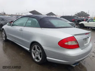 2007 Mercedes-Benz CLK-Class 5.5L with VIN WDBTK72F57T081022, listed as a IAAI auction lot 41572811 with 82,776 mi miles. Bid and sale history available at carsss.com. Image 3.