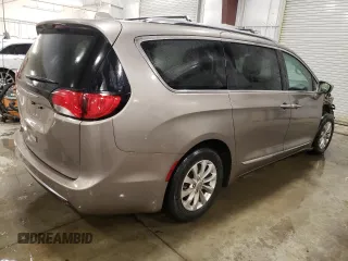 2018 Chrysler Pacifica Touring L z VIN 2C4RC1BGXJR153930, wystawiony jako Copart lot #88684735 z przebiegiem 64 822 mil mil oraz Szkoda całkowita • Salvage title. Historia ofert i sprzedaży dostępna na DreamBid. Obrazek 3.
