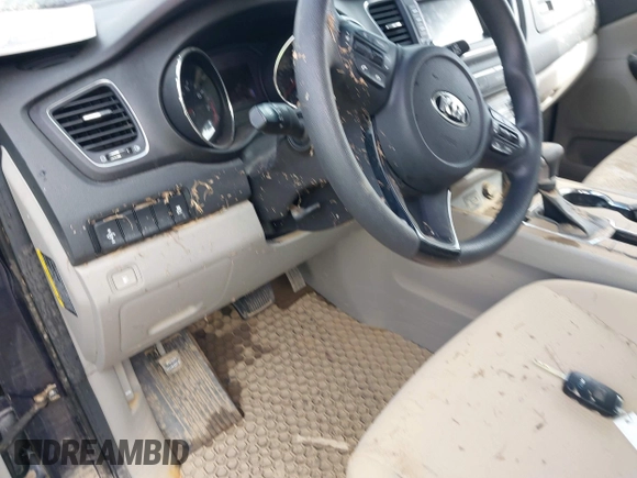 2020 Kia Sedona LX with VIN KNDMB5C1XL6618392, listed as a IAAI auction lot 40519236 with 27,890 mi miles. Bid and sale history available at carsss.com. Image 6.