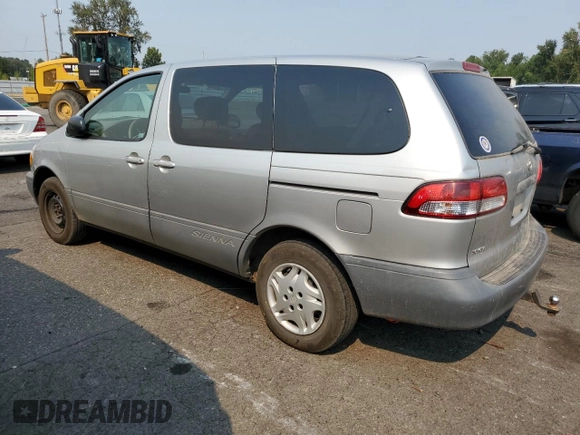 2001 Toyota Sienna CE with VIN 4T3ZF19C11U412899, listed as a Copart auction lot 70303244 with 190,025 mi miles and Salvage Title. Bid and sale history available at DreamBid. Image 2.