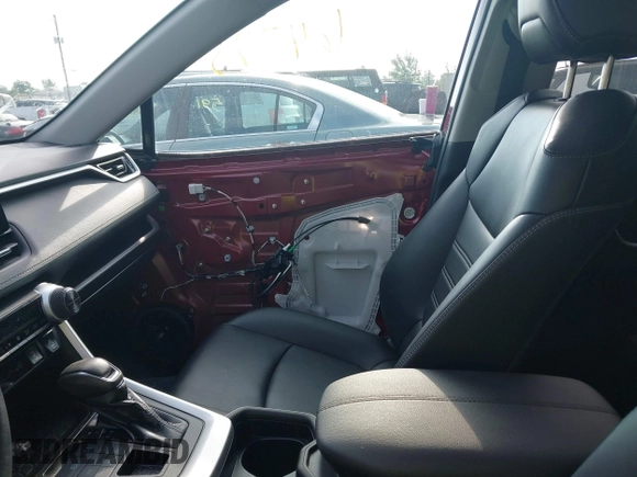 2021 Toyota RAV4 XLE Premium with VIN 2T3A1RFV6MW151550, listed as a IAAI auction lot 42764775 with 41,377 mi miles and . Bid and sale history available at DreamBid. Image 18.