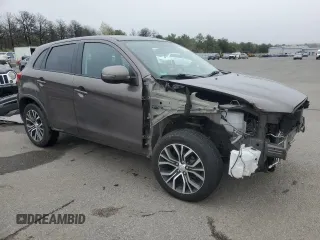 2019 Mitsubishi Outlander ES z VIN JA4AR3AU7KU014836, wystawiony jako Copart lot #55296935 z przebiegiem 14 378 mil mil oraz Szkody całkowita. Historia ofert i sprzedaży dostępna na DreamBid. Obrazek 4.