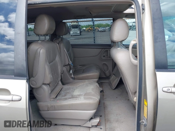 2004 Toyota Sienna XLE with VIN 5TDZA22C04S166738, listed as a IAAI auction lot 42137264 with 147,551 mi miles. Bid and sale history available at carsss.com. Image 8.