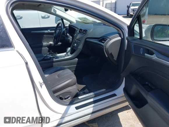 2013 Ford Fusion Titanium with VIN 3FA6P0K96DR303345, listed as a IAAI auction lot 41921106 with 131,732 mi miles. Bid and sale history available at carsss.com. Image 5.
