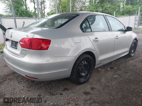 2012 Volkswagen Jetta SE with VIN 3VWDP7AJ9CM320638, listed as a IAAI auction lot 42227679 with 148,629 mi miles and . Bid and sale history available at DreamBid. Image 4.