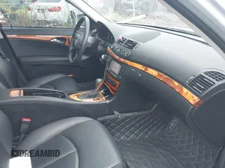 2007 Mercedes-Benz E 350 z VIN WDBUF56X87B133345, wystawiony jako IAAI lot #39859440 z przebiegiem Nie podano mil oraz . Historia ofert i sprzedaży dostępna na DreamBid. Obrazek 5.