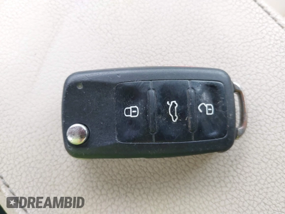 2014 Volkswagen Jetta SE z VIN 3VWD17AJ0EM247843, wystawiony jako IAAI lot #42385042 z przebiegiem 181 994 mil mil oraz . Historia ofert i sprzedaży dostępna na DreamBid. Obrazek 11.