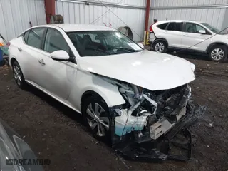 2019 Nissan Altima 2.5 S with VIN 1N4BL4BV6KC129884, listed as a IAAI auction lot 41687415 with 59,397 mi miles. Bid and sale history available at carsss.com. Image 1.