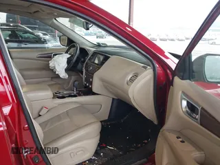 2019 Nissan Pathfinder S z VIN 5N1DR2MM5KC592248, wystawiony jako IAAI lot #41913415 z przebiegiem 83 024 mil mil oraz . Historia ofert i sprzedaży dostępna na DreamBid. Obrazek 5.