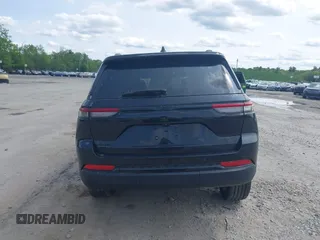 2023 Jeep Grand Cherokee Laredo with VIN 1C4RJHAG2PC660094, listed as a IAAI auction lot 42390290 with 27,802 mi miles and . Bid and sale history available at DreamBid. Image 16.