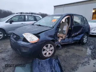 2007 Kia Rondo LX Base with VIN KNAFG525X77049457, listed as a Copart auction lot 85696724 with 0 mi miles and Salvage Title. Bid and sale history available at carsss.com. Image 1.