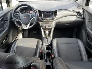 2020 Chevrolet Trax LT z VIN KL7CJLSB8LB009903, wystawiony jako Copart lot #52591735 z przebiegiem 240 318 mil mil oraz Szkoda całkowita • Salvage title. Historia ofert i sprzedaży dostępna na DreamBid. Obrazek 8.