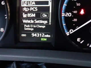 2018 Toyota RAV4 XLE with VIN 2T3WFREV3JW410080, listed as a IAAI auction lot 41329166 with 94,312 mi miles. Bid and sale history available at carsss.com. Image 7.