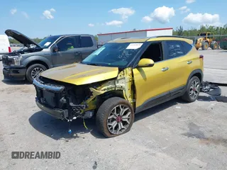 2021 Kia Seltos SX z VIN KNDETCA22M7187270, wystawiony jako IAAI lot #42264879 z przebiegiem 39 656 mil mil oraz . Historia ofert i sprzedaży dostępna na DreamBid. Obrazek 2.