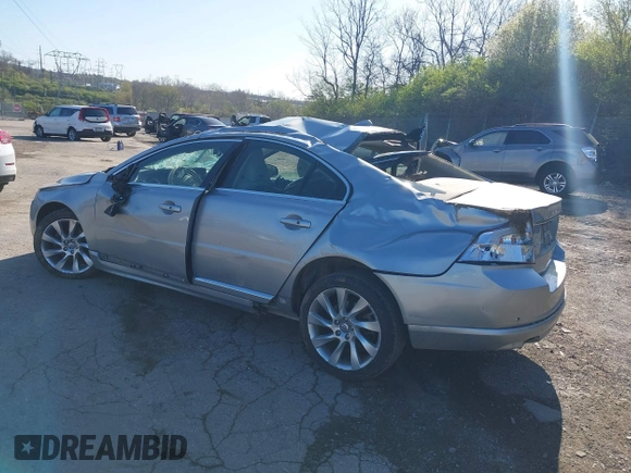 2013 Volvo S80 T6 with VIN YV1902AH1D1166710, listed as a IAAI auction lot 41994484 with 116,000 mi miles. Bid and sale history available at carsss.com. Image 3.