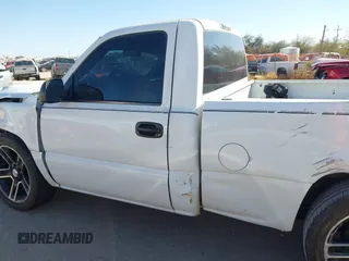 2000 GMC New Sierra 1500 SLE with VIN 1GTEC14W4YZ118674, listed as a IAAI auction lot 41726001 with 169,858 mi miles. Bid and sale history available at carsss.com. Image 14.