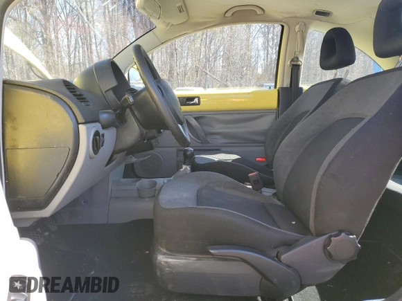 2000 Volkswagen Beetle GLS с VIN 3VWCC21C3YM460784, выставлен на аукционе Copart как лот 50001525 с пробегом 175 669 миль миль и Списание • Salvage title. История ставок и продаж доступна на DreamBid. Изображение 7.