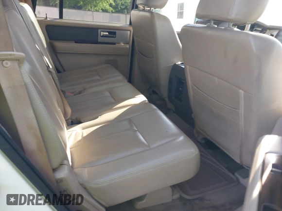 2011 Ford Expedition XLT z VIN 1FMJU1H54BEF17933, wystawiony jako IAAI lot #42077149 z przebiegiem 238 905 mil mil oraz . Historia ofert i sprzedaży dostępna na DreamBid. Obrazek 8.