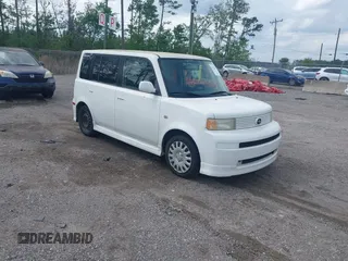 2005 Scion xB with VIN JTLKT334950179540, listed as a IAAI auction lot 41904573 with 202,852 mi miles. Bid and sale history available at carsss.com. Image 1.