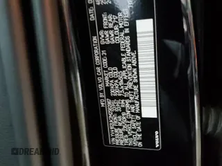 2021 Volvo XC40 Momentum z VIN YV4162UK2M2562967, wystawiony jako Copart lot #85643554 z przebiegiem 25 497 mil mil oraz Szkoda całkowita • Salvage title. Historia ofert i sprzedaży dostępna na DreamBid. Obrazek 13.