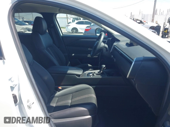 2024 Mazda CX-50 S Select with VIN 7MMVABAM6RN215530, listed as a IAAI auction lot 42250974 with 9,940 mi miles and . Bid and sale history available at DreamBid. Image 5.