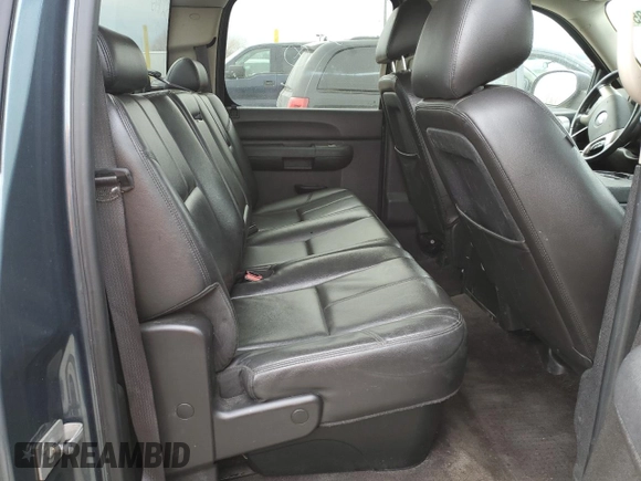 2011 Chevrolet Silverado 1500 LT with VIN 3GCPCSE03BG327145, listed as a Copart auction lot 44756035 with 226,378 mi miles and Salvage Title. Bid and sale history available at DreamBid. Image 10.
