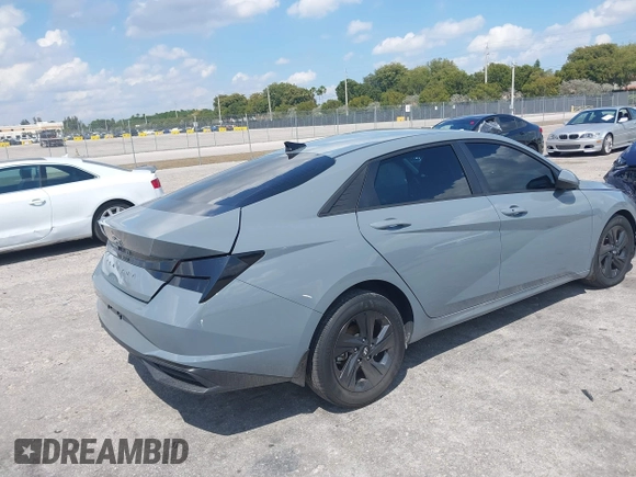 2022 Hyundai Elantra SEL with VIN KMHLM4AG0NU311475, listed as a IAAI auction lot 41897686 with 25,488 mi miles and . Bid and sale history available at DreamBid. Image 4.