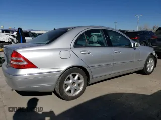 2003 Mercedes-Benz C 240 with VIN WDBRF81J33F318562, listed as a Copart auction lot 47246195 with 65,777 mi miles and Salvage title. Bid and sale history available at DreamBid. Image 3.