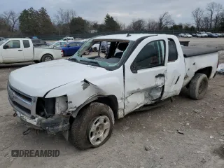 2007 Chevrolet Silverado 1500 LT w/1LT with VIN 2GCEC19C571585382, listed as a Copart auction lot 43993305 with 0 mi miles and Salvage Title. Bid and sale history available at carsss.com. Image 1.