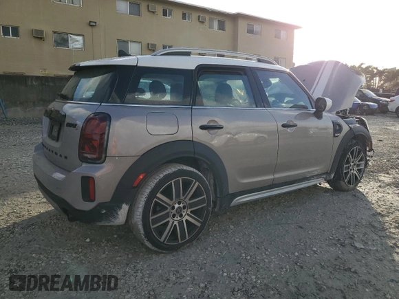 2024 MINI Countryman Cooper S with VIN WMZ53BR03R3R41479, listed as a Copart auction lot 85422814 with 8,453 mi miles and Salvage title. Bid and sale history available at DreamBid. Image 3.