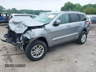2018 Jeep Grand Cherokee Laredo z VIN 1C4RJFAG0JC129021, wystawiony jako IAAI lot #42413165 z przebiegiem 103 743 mil mil oraz . Historia ofert i sprzedaży dostępna na DreamBid. Obrazek 16.