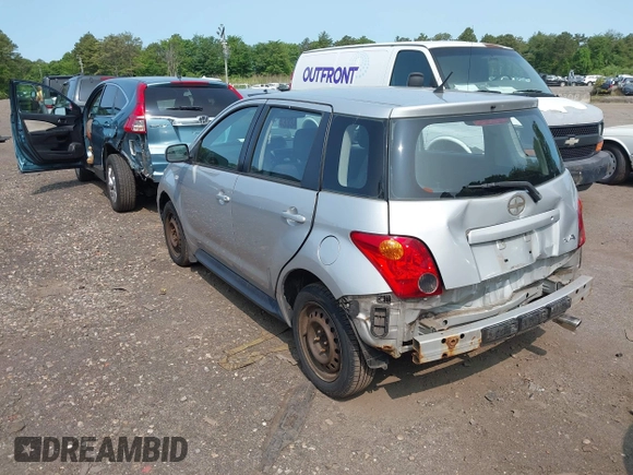 2004 Scion xA z VIN JTKKT624X40065780, wystawiony jako IAAI lot #42383828 z przebiegiem 108 588 mil mil oraz . Historia ofert i sprzedaży dostępna na DreamBid. Obrazek 3.