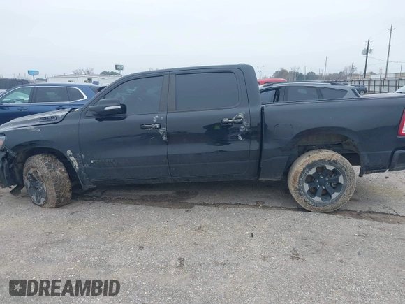 2021 Ram 1500 Big Horn z VIN 1C6RREFG7MN630189, wystawiony jako IAAI lot #41371219 z przebiegiem 62 613 mil mil oraz . Historia ofert i sprzedaży dostępna na DreamBid. Obrazek 13.