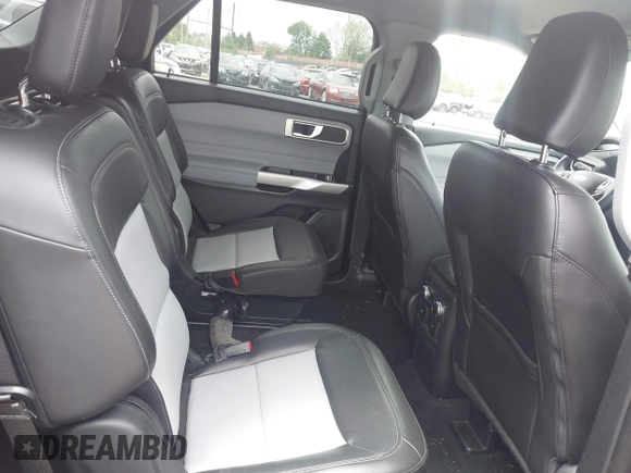 2022 Ford Explorer XLT z VIN 1FMSK8DH4NGC35593, wystawiony jako IAAI lot #42167354 z przebiegiem 29 747 mil mil oraz . Historia ofert i sprzedaży dostępna na DreamBid. Obrazek 8.