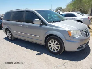 2014 Chrysler Town & Country Touring z VIN 2C4RC1BG3ER126512, wystawiony jako IAAI lot #42239156 z przebiegiem 107 174 mil mil oraz . Historia ofert i sprzedaży dostępna na DreamBid. Obrazek 1.