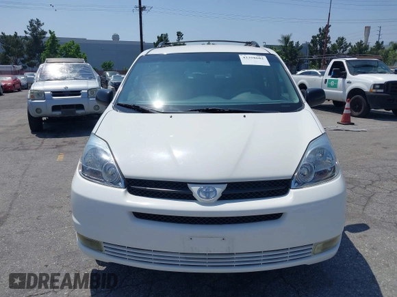 2005 Toyota Sienna CE z VIN 5TDZA23C65S272384, wystawiony jako IAAI lot #42358682 z przebiegiem 62 769 mil mil oraz . Historia ofert i sprzedaży dostępna na DreamBid. Obrazek 12.