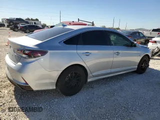 2018 Hyundai Sonata Hybrid SE with VIN KMHE24L33JA082441, listed as a Copart auction lot 81591774 with 83,634 mi miles and Salvage Title. Bid and sale history available at carsss.com. Image 3.