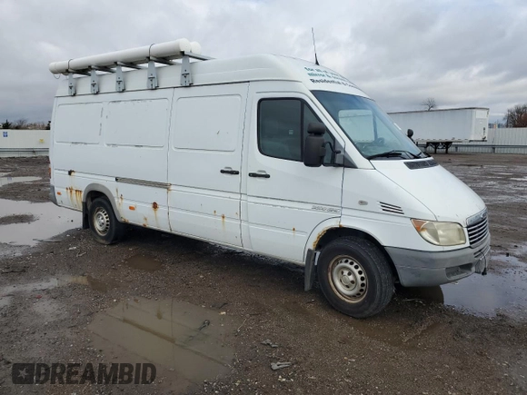 2006 Freightliner Sprinter with VIN WDYPD744465866552, listed as a Copart auction lot 81857744 with 181,914 mi miles and Clean Title. Bid and sale history available at DreamBid. Image 4.