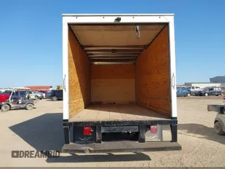 2020 Ford Transit z VIN 1FDBF6Z81LKB54837, wystawiony jako IAAI lot #42167980 z przebiegiem 63 926 mil mil oraz . Historia ofert i sprzedaży dostępna na DreamBid. Obrazek 13.