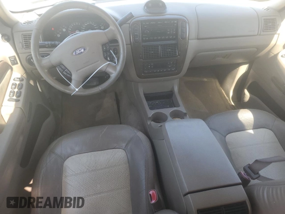 2004 Ford Explorer z VIN 1FMZU84W34ZA95465, wystawiony jako Copart lot #49528345 z przebiegiem 161 152 mil mil oraz Czysty tytuł • Clean title. Historia ofert i sprzedaży dostępna na DreamBid. Obrazek 8.