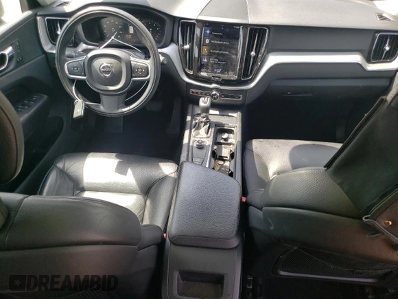 2018 Volvo XC60 Momentum with VIN LYVA22RKXJB074139, listed as a Copart auction lot 49112525 with 70,040 mi miles and Salvage title. Bid and sale history available at DreamBid. Image 8.