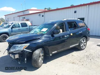 2014 Nissan Pathfinder Platinum with VIN 5N1AR2MM2EC654678, listed as a IAAI auction lot 41983035 with 140,989 mi miles. Bid and sale history available at carsss.com. Image 2.