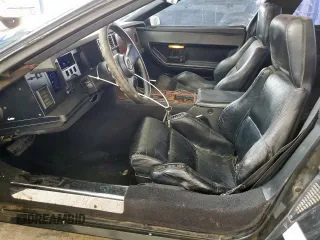 1988 Chevrolet Corvette z VIN 1G1YY2185J5122359, wystawiony jako Copart lot #59104315 z przebiegiem 93 088 mil mil oraz Czysty tytuł • Clean title. Historia ofert i sprzedaży dostępna na DreamBid. Obrazek 7.