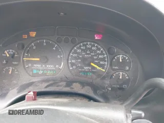 2000 Chevrolet Blazer LS z VIN 1GNCT18W6YK288858, wystawiony jako IAAI lot #42344368 z przebiegiem 207 183 mil mil oraz . Historia ofert i sprzedaży dostępna na DreamBid. Obrazek 7.