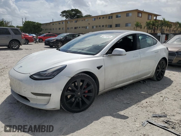 2020 Tesla Model 3 Performance z VIN 5YJ3E1EC4LF800149, wystawiony jako Copart lot #48711045 z przebiegiem 95 229 mil mil oraz Szkoda całkowita • Salvage title. Historia ofert i sprzedaży dostępna na DreamBid. Obrazek 1.