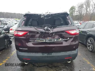 2019 Chevrolet Traverse LT z VIN 1GNERHKW8KJ117969, wystawiony jako IAAI lot #41619931 z przebiegiem 64 767 mil mil oraz . Historia ofert i sprzedaży dostępna na DreamBid. Obrazek 16.