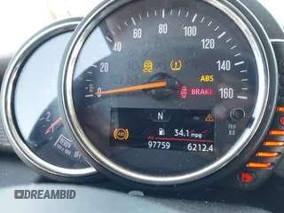 2017 MINI Hardtop Cooper с VIN WMWXP5C39H2D71459, выставлен на аукционе IAAI как лот 42111245 с пробегом 97 759 миль миль и . История ставок и продаж доступна на DreamBid. Изображение 7.