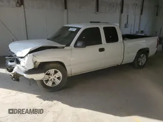 2005 Chevrolet Silverado 1500 Work Truck with VIN 1GCEC19X85Z252519, listed as a Copart auction lot 52890015 with 303,435 mi miles and Salvage Title. Bid and sale history available at DreamBid. Image 1.